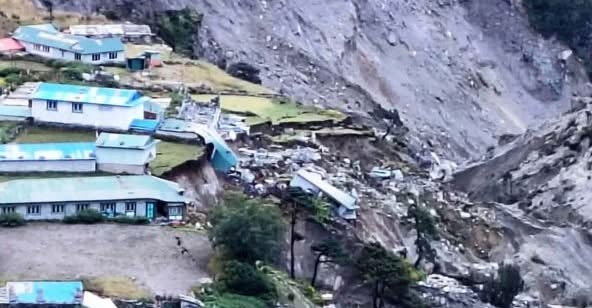 सोलुखुम्बुमा बाढीले पाँच घर बगायो, छ घर आंशिक क्षति