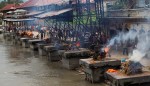 आन्दोलनमा ज्यान गुमाएकाहरुको पशुपति आर्यघाटमा अन्त्येष्टि