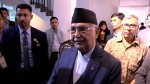 प्रधानमन्त्रीद्वारा शर्माको चित्रकला प्रदर्शनी अवलोकन