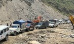 बिपी राजमार्ग ठाउँ ठाउँमा अवरुद्ध, खुलाउने प्रयास जारी 