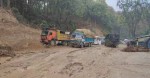 दाउन्नेमा सडक चिप्लो हुँदा बुटवल–नारायणगढ सडक अवरुद्ध
