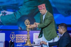 ‘केन्द्रबिन्दु एजुकेसन एक्सिलेन्स अवार्ड २०८२’ सम्पन्न, शिक्षा क्षेत्रमा योगदान गरेका​​​​​​​  संस्था र व्यक्तित्वहरू सम्मानित