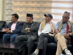 उर्जामन्त्रीसँग दुधकोशी आयोजनाबारे जनप्रतिनिधिहरुको गम्भीर भेटवार्ता