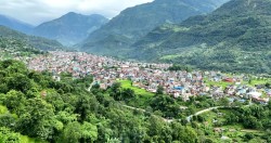 मनाङको प्रवेशद्वार : लमजुङको बेसीशहर बजार