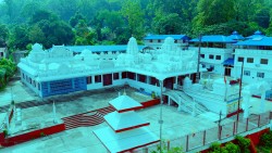 गैँडाकोटमा निर्मित लक्ष्मी नृसिंह दिव्यधाम वैष्णव आस्थाको केन्द्र