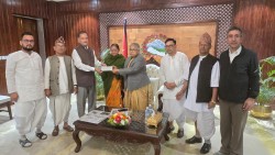 प्रधानमन्त्री उद्धार कोषलाई सत्सङ्ग नेपालद्वारा १० लाख सहयोग