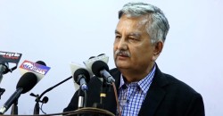 सुरेन्द्र पाण्डेको प्रश्न– 'संविधानले नरोकेको कुरा दलको विधानले रोक्छ?'