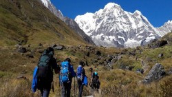 पर्यटकलाई पदयात्रामा नजान प्रशासनको आग्रह