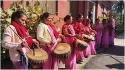 महिलाको हातमा नौमती बाजा, संस्कृति जोगाउँदै आत्मनिर्भरता