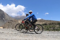 मुस्ताङको घरपझोङमा साइकल तथा घोडा र्याली