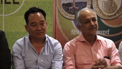 ‘स्वर्णकथा : नेपाली फुटबल’को लोकार्पण
