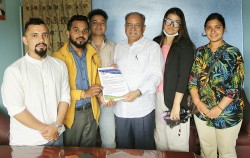 बङ्गलादेशबाट फर्किने विद्यार्थीलाई देशभित्रै ‘इन्टर्न’को व्यवस्था मिलाउन पहल गर्छु : प्रचण्ड 