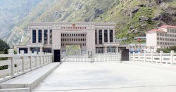 रसुवागढीका ‘साइनबोर्ड’ मा तीन भाषा
