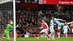 आर्सनलको अग्रता पाँच अंकमै स्थिर