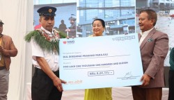 लुटपाटमा संलग्नको डटेर प्रतिकार गर्ने सेक्युरिटी गार्डलाई पाँच लाखसहित भाटभटेनीले गर्‍यो सम्मान  