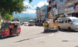 चरिकोट-खाडिचौर सडकको प्रयोग