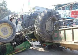 ट्र्याक्टर दुर्घटनामा सहचालकको मृत्यु