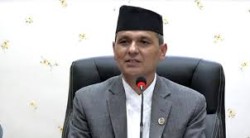 सडकमा प्रदर्शन नगरौँ, सरकार संवादका लागि तयार छः गृहमन्त्री अर्याल