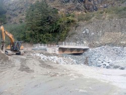 कोरला सडकमा १३ पुल निर्माण, तीन पुल बन्दै