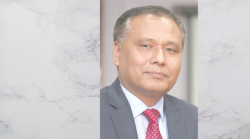 धोबीखोला किनारामा डोजर चलाउन हच्किए कुलमान प्राधिकरण र कामपा प्रहरी हेरेको हेर्‍यै