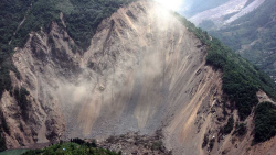 पहिरोमा  एकै परिवारका तीनजनाको मृत्यु