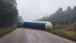 चन्द्रनिगाहपुर–निजगढ सडकखण्डमा ग्यास बुलेट दुर्घटना, महेन्द्र राजमार्ग पूर्ण अवरुद्ध