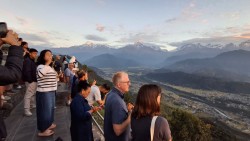 पोखरा भरिभराउः लामो बिदाले बढायो आन्तरिक पर्यटन