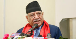 ओलीप्रति लक्षित गर्दै प्रचण्डको टिप्पणी : ‘दुई तिहाइको दम्भले हेलिकोप्टर चढेर भाग्दा पनि चेत आएन’