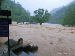 विश्वकै  ठूलो शालिग्राम  शिला डुबानमा,कालीगण्डकी बाँधका सबै ढोका खोलिए
