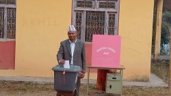 एमाले महासचिव पोखरेलद्वारा मतदान