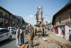 सेतो मच्छेन्द्रनाथको रथ निर्माण गरिँदै