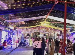 झिलिमिली बत्तीले चम्किएको धरान