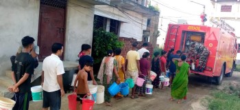 नेपाली सेनाद्वारा वीरगञ्जमा पानी संकट समाधानका लागि दैनिक एक लाख लिटर पानी वितरण