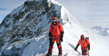 दश वर्षपछि पर्वतारोहण शुल्कमा संशोधन, सगरमाथा आरोहण झन् महँगो