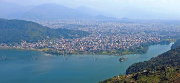 पर्यटकलाई हैरानी गर्ने ८ जना पोखराबाट पक्राउ