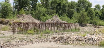 विकासमा वेथिति: चितवनमा अलपत्र आयोजनाको चाङ