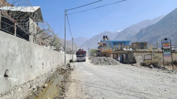 कोरलानाका जोड्ने (कोवाङ–जोमसोम) सडक फेरि अलपत्र