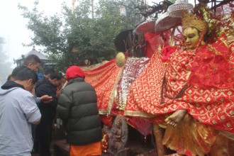 ताप्लेजुङ — पाथीभरा देवीको पूजाअर्चनामा भक्तजनको भीड