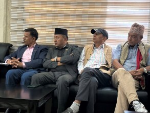 उर्जामन्त्रीसँग दुधकोशी आयोजनाबारे जनप्रतिनिधिहरुको गम्भीर भेटवार्ता