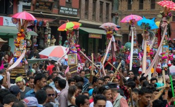 भक्तपुरमा परम्परागत सांस्कृतिक गाईजात्रा पर्व धुमधामसँग मनाइँदै