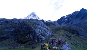 धार्मिक र पर्यटकीय महत्व बोकेको खयरथान र बराह शिखर हिमाल