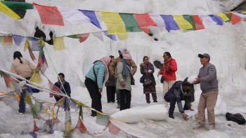 धार्मिक महत्वको लुङबुक गुफा