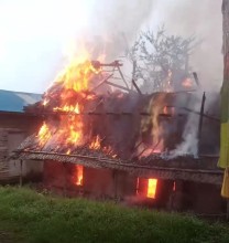 खोटाङमा  घर जलेर नष्ट, करिब १३ लाखको क्षति