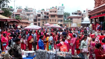१० वर्षपछि बुङ्गमति कुमारी माजुलाई बस्त्र,आभूषण तथा गरगहना चढाइयो 