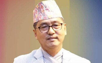 राप्रपाले अख्तियारमा ज्ञापन पत्र बुझाउँदै