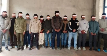 बिचौलियामार्फत काम गराउन दबाब दिने समूहका १३ जनालाई प्रहरीले गिरफ्तारी गरेको छ