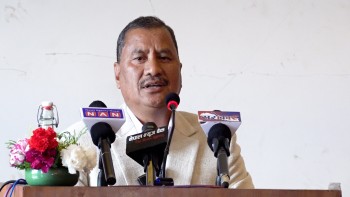 कुर्सीसँग सार्वभौमिकता लेनदेन भइरहेको छ : विप्लव
