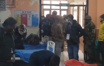 जम्मु–कश्मीरमा सुरक्षाकर्मी बोकेको बुलेट–प्रुफ सवारी दुर्घटना, २० को मृत्यु