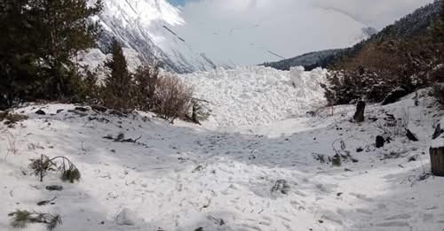 मनाङमा अन्नपूर्ण पदमार्गमा एक साताका लागि पदयात्रा रोक