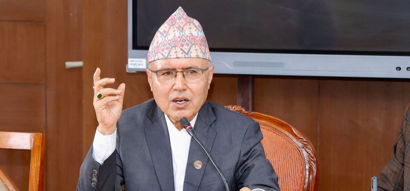 राजस्व चुहावटमा देखिएको कमजोरी आपसी समन्वयबाट समाधान गर्नुपर्छः अर्थमन्त्री खनाल